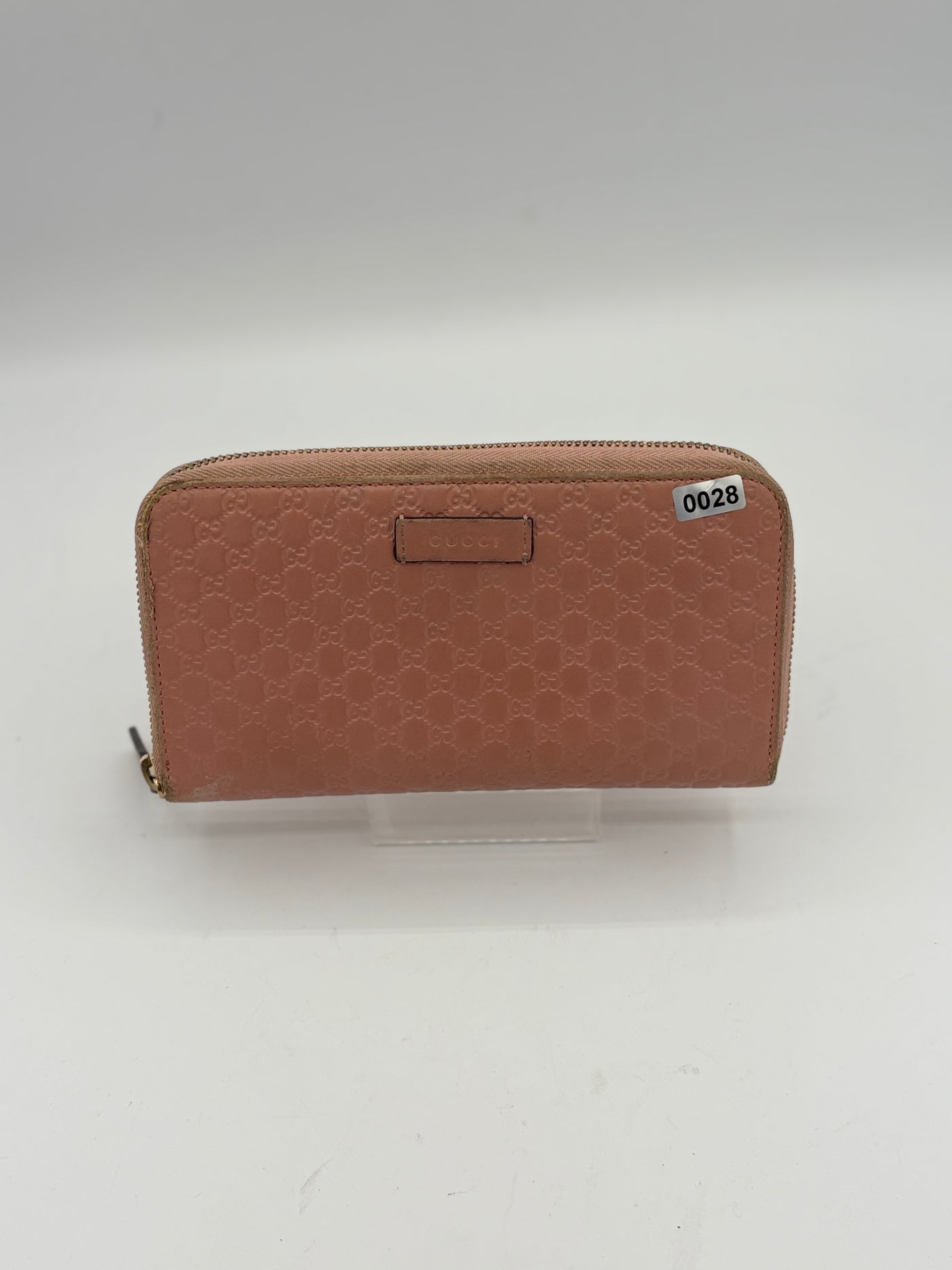 Gucci pink wallet