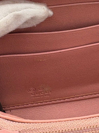 Gucci pink wallet